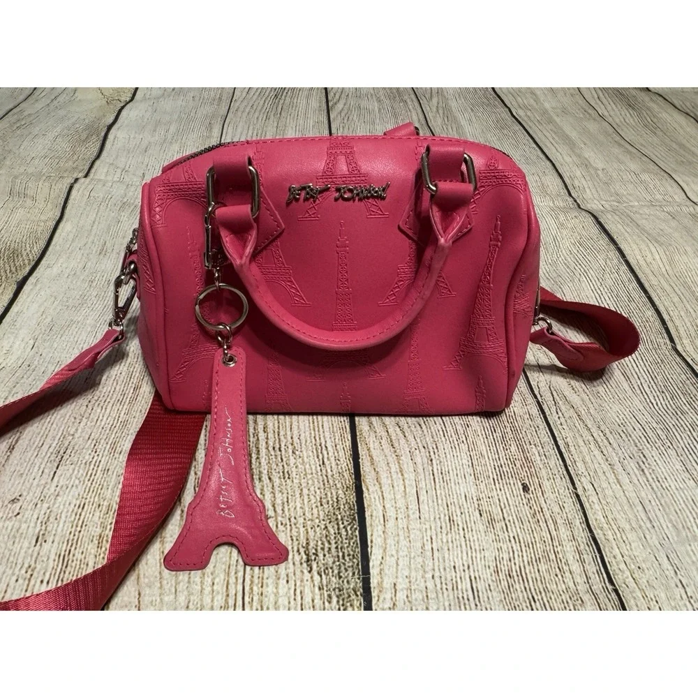 Betsey Johnson Purse Embossed Eiffel Tower Pink Shoulder Strap Key Ring GTb5
